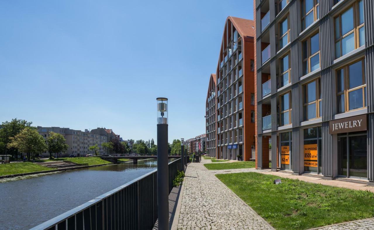 Unique Motlawa Riverbank Apartment Gdansk Ngoại thất bức ảnh