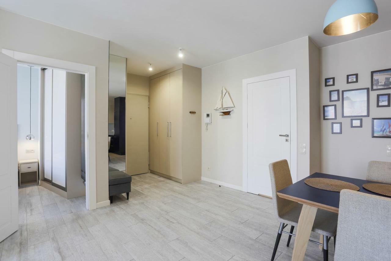 Unique Motlawa Riverbank Apartment Gdansk Ngoại thất bức ảnh