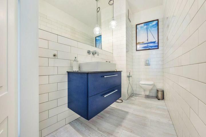 Unique Motlawa Riverbank Apartment Gdansk Ngoại thất bức ảnh